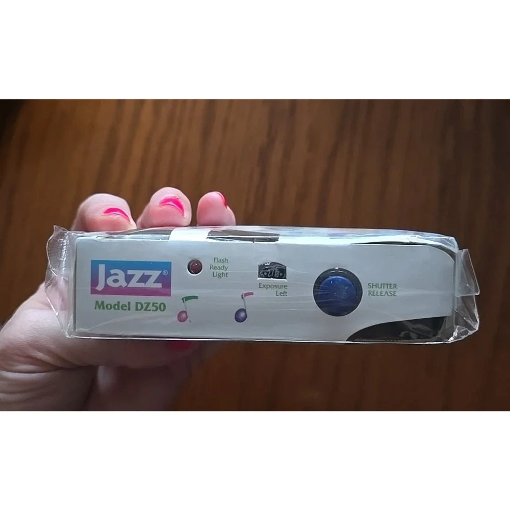 NEW Jazz Single Use 35mm Film & Flash‎ Model DZ50 with 27 Exp Disposable Camera